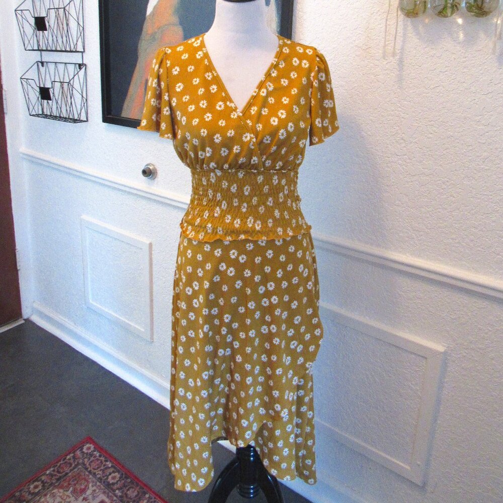 2 Piece Yellow Daisy Top and Skirt